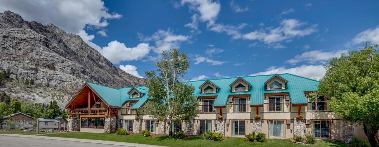 Waterton Glacier Suites Zewnętrze zdjęcie