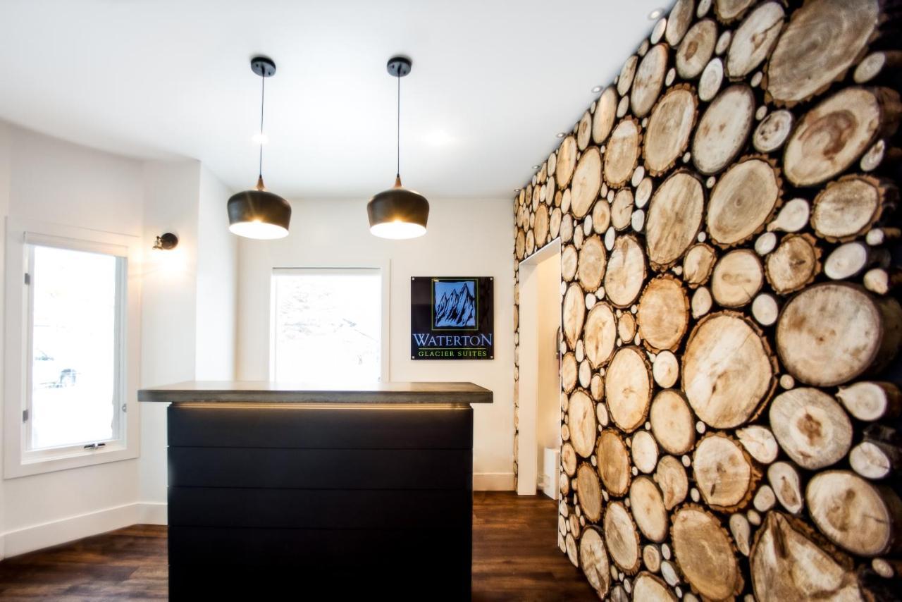 Waterton Glacier Suites Zewnętrze zdjęcie
