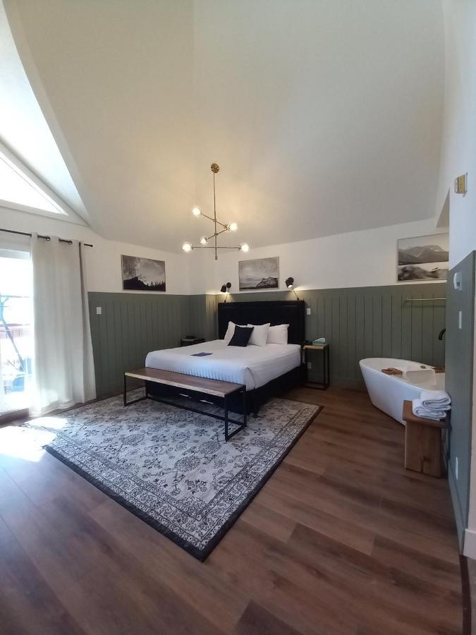 Waterton Glacier Suites Zewnętrze zdjęcie