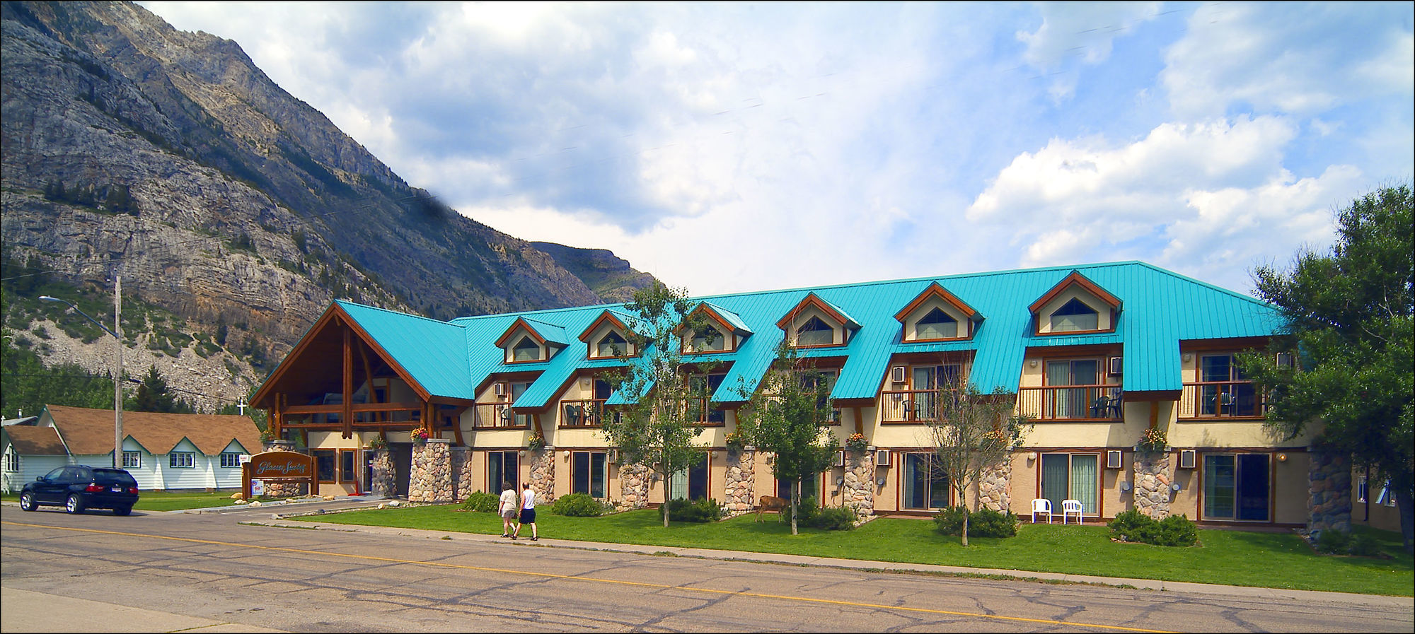 Waterton Glacier Suites Zewnętrze zdjęcie