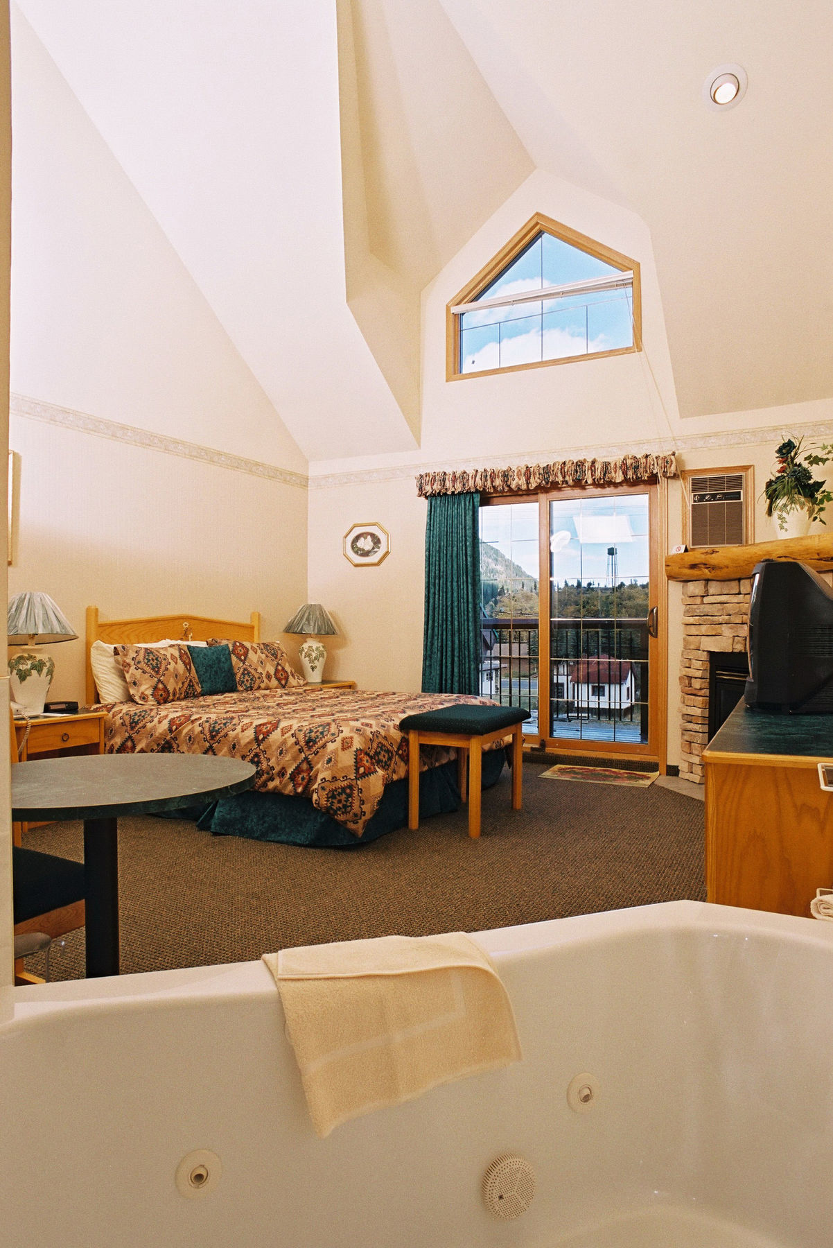 Waterton Glacier Suites Zewnętrze zdjęcie