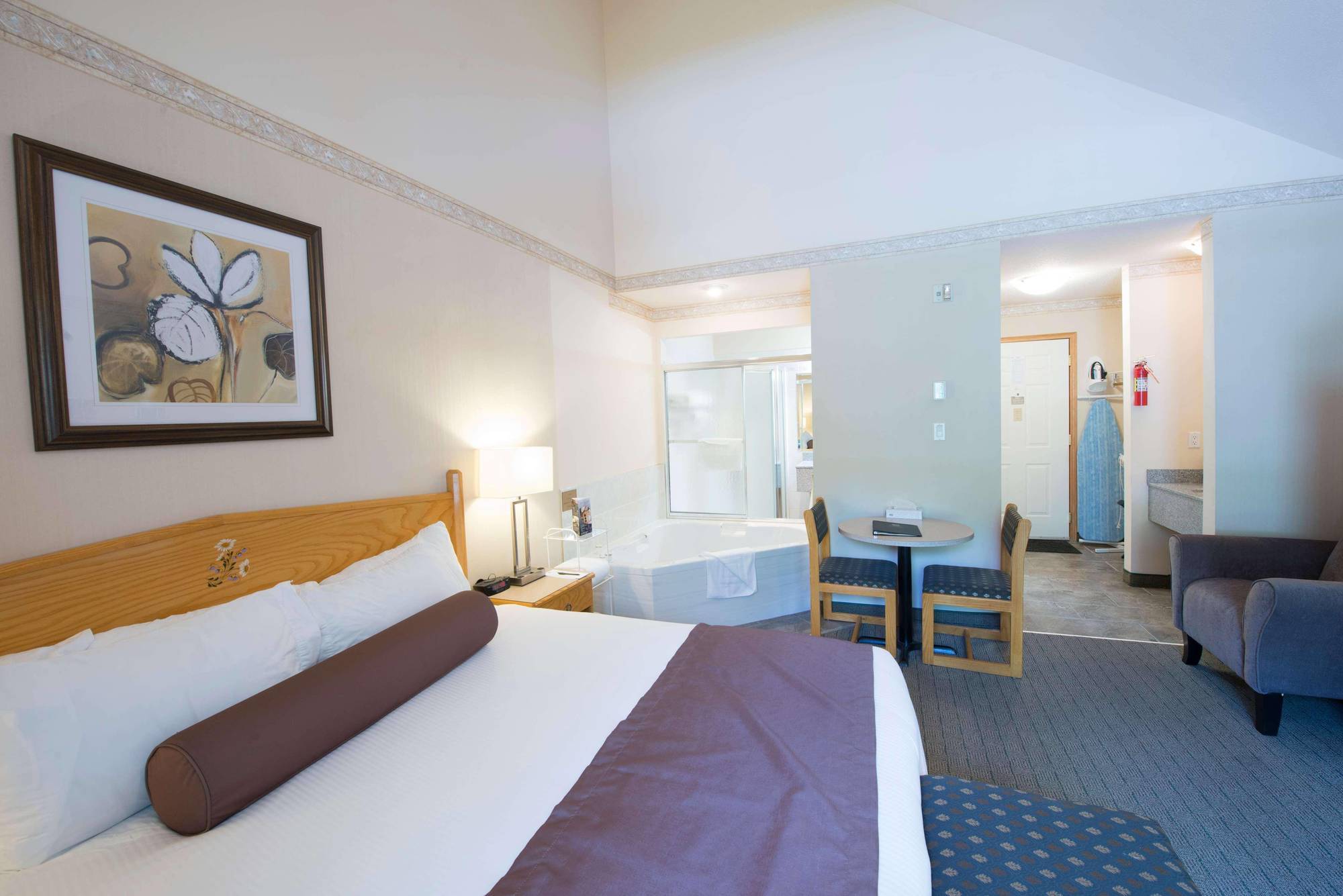 Waterton Glacier Suites Zewnętrze zdjęcie